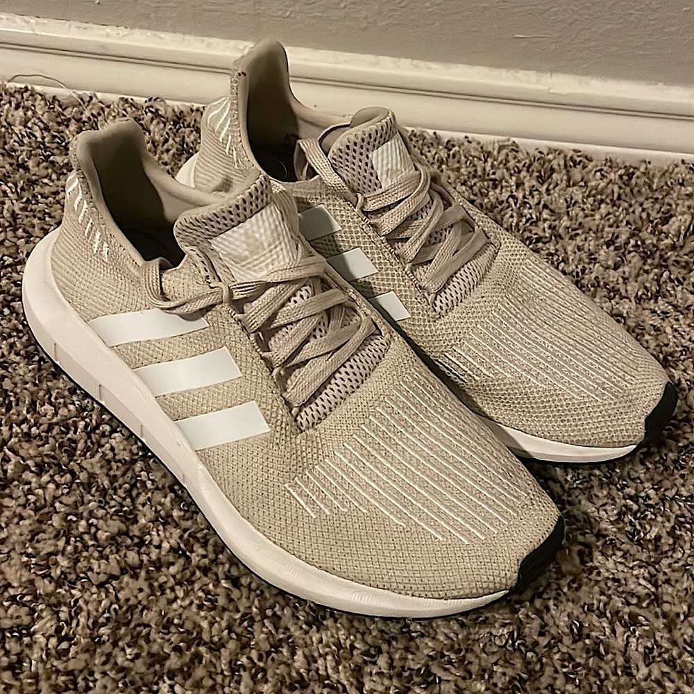 Adidas Beige Cream Swift Run
